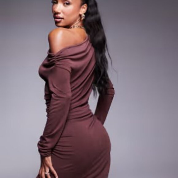 Dresses - Picture 2 of 4